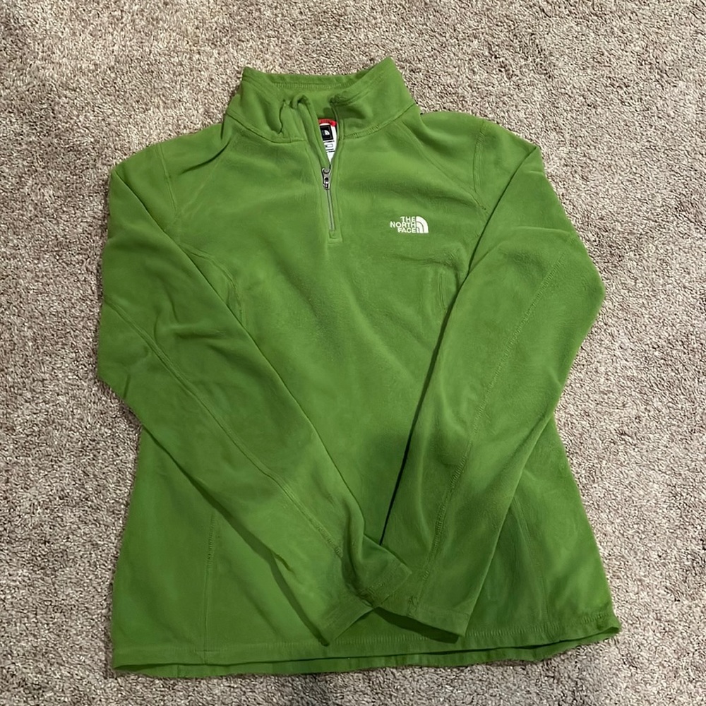 Women’s North Face pullover